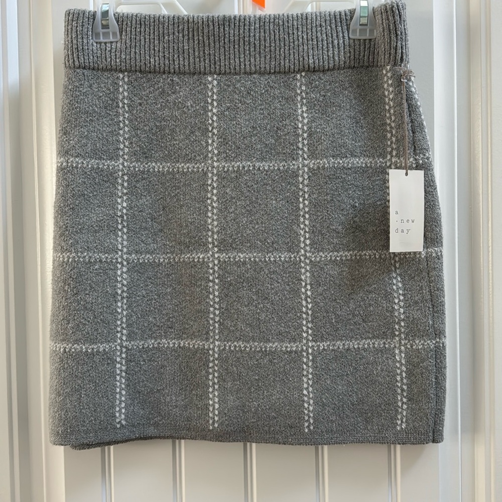 Target knit skirt